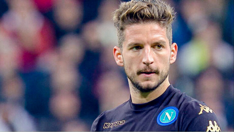 Nu is Dries Mertens helemáál God in Napels