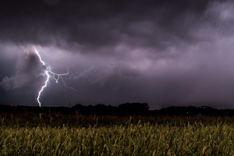 KMI waarschuwt  voor hevig onweer