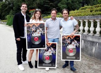 Kato kan haar ogen niet geloven: ‘WHAAAAT?! ‘