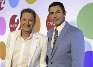 Luc Appermont kijkt incognito naar man Bart Kaëll