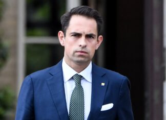 Tom Van Grieken weet waar de dader van poederbrief gezocht moet worden