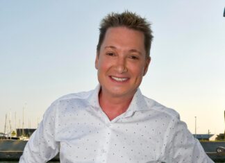 Dan is Bart Kaëll zo blij als een klein kind