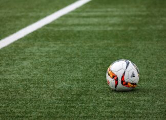 Moet voetbalcompetitie uitgesteld worden na verbod op ploegsporten in Antwerpen?