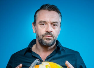 Tom Waes speelt naïeve onnozelaar: “dat kost me géén moeite”