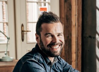 Mike uit Blind Getrouwd is papa, dit is de eerste foto van de baby