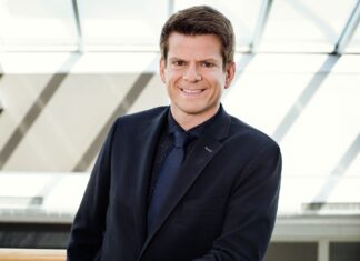 VTM-gezicht David Dehenauw heeft wat te vieren