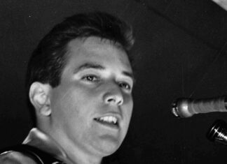 Koninklijk Paleis wenst Will Tura gelukkige verjaardag, met schaamrood op de wangen