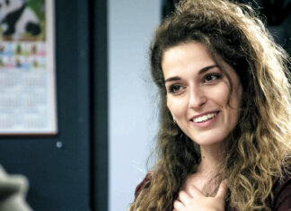 Familie-actrice in nieuwe clip Clouseau Idalie Samad