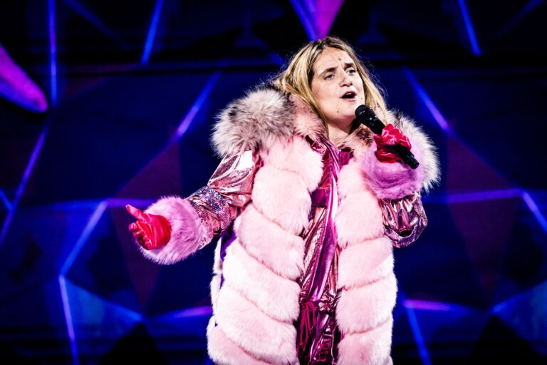 Ruth Beeckmans had het zwaar in The Masked Singer: “soms was ik al uitgeput voor ik moest zingen”