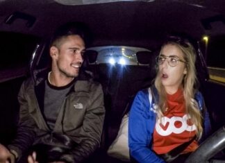 Laura Lieckens excuseert zich bij haar papa: ‘sorry voor mijn blote poep’