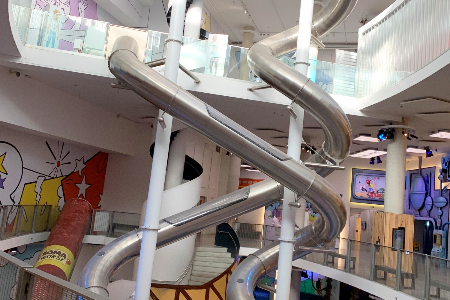 Glijbaan Comics Station