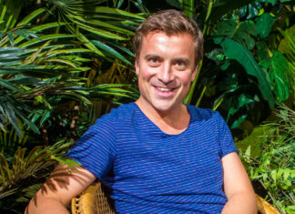 Laat Niels Destadsbader een snor groeien?