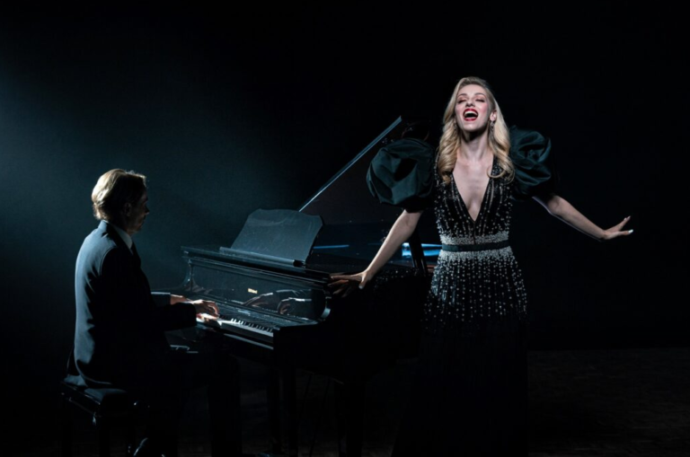 Camille kraakt tijdens zingen van ‘Vechter’: “Het was zó emotioneel.”