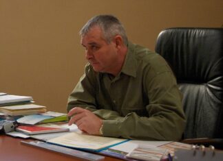 Familie-acteur voor de rechter