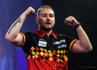 Dartsfenomeen Dimitri Van den Bergh heeft groot nieuws: ‘corona-afstand niet opgevolgd’