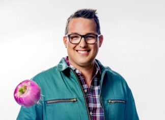 Boer Zkt Vrouw: groenteboer Tomas heeft zonder Dina een lief gevonden!