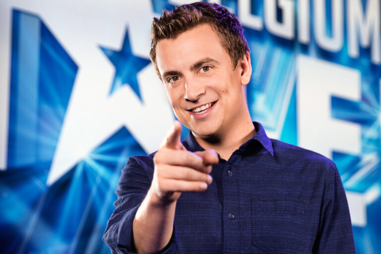 Niels Destadsbader grote favoriet om Slimste Mens te winnen: “hij bereidt zich al jaren voor”