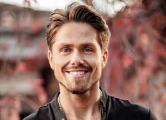 André Hazes in de put, maar vriendin Sarah straalt