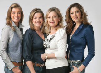 Carmen Pfaff eerlijk: “dat lukt niet meer…” Debby Pfaff, Lyndsey Pfaff, Carmen Pfaff en Kelly Pfaff