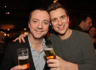 Niels Destadsbader en Miguel Wiels bouwen feestje