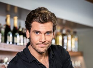 First Dates-barman gaat straffe uitdaging aan, dit is hij van plan