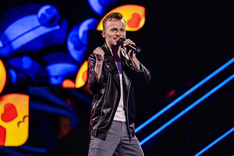 Remi uit K2 Zoekt K3 reageert op kritiek: “dat is niet iets waar ik mij voor moet schamen”