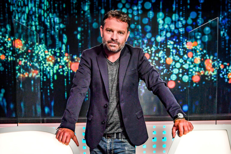 “Adriaan Van den Hoof is ziek in zijn hoofd”