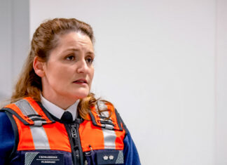 Buurtpolitie-actrice Nicoline Hummel rouwt na overlijden vader: “hij komt nooit meer terug…”