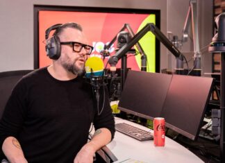 Alex Agnew: ‘Verloofde gedumpt voor nieuwe vriendin’