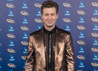 Jani Kazaltzis laat knappe vriend zien