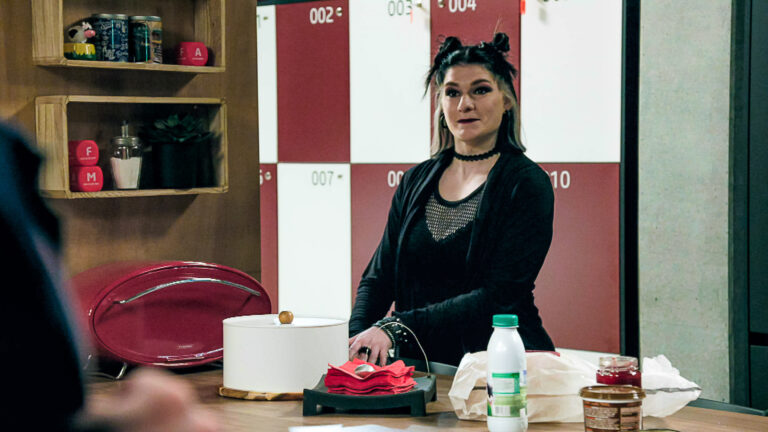 Nieuwkomer in Familie krijgt opvallend nieuws: “ik ben in huilen uitgebarsten…”