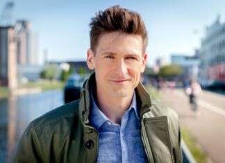 Thuis-acteur blikt terug op heftige periode: “ik verbleef in een instelling”